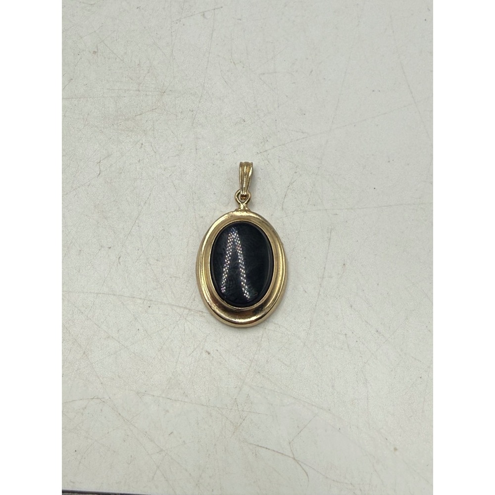 Vintage Gold Tone Oval Black Onyx Cabochon Pendant Classic Minimalist Jewelry